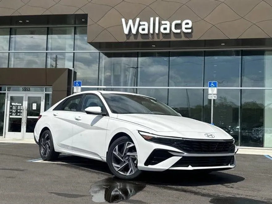 2025 Hyundai Elantra SEL Convenience photo 1