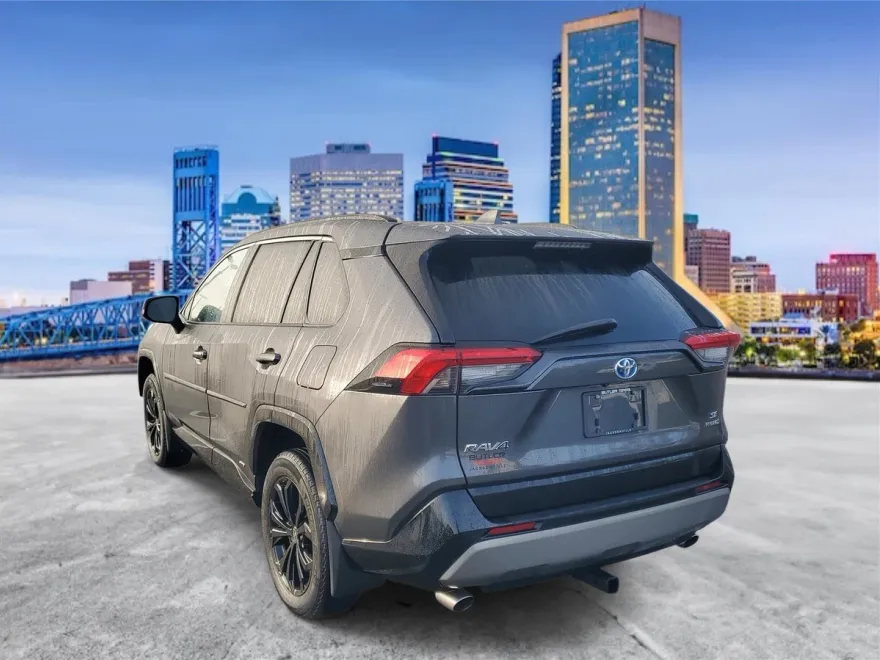 2023 Toyota RAV4 Hybrid SE photo 1