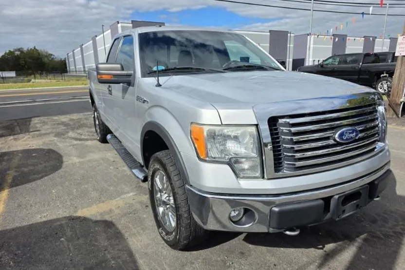 2010 Ford F-150 XLT photo 1