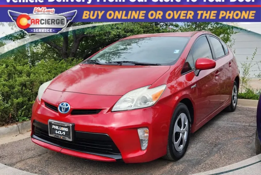 2015 Toyota Prius Three photo 1
