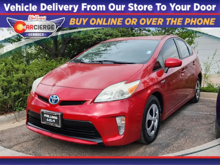 2015 Toyota Prius Three photo 1