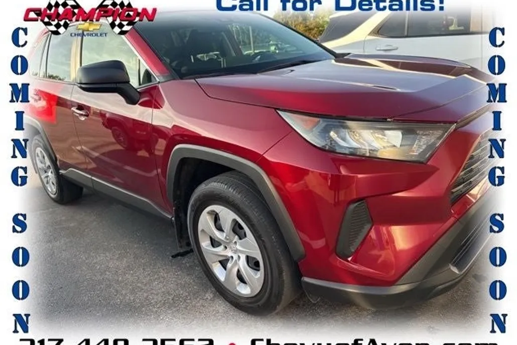 2019 Toyota RAV4 LE photo 1