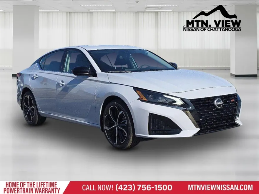 2025 Nissan Altima SR photo 1