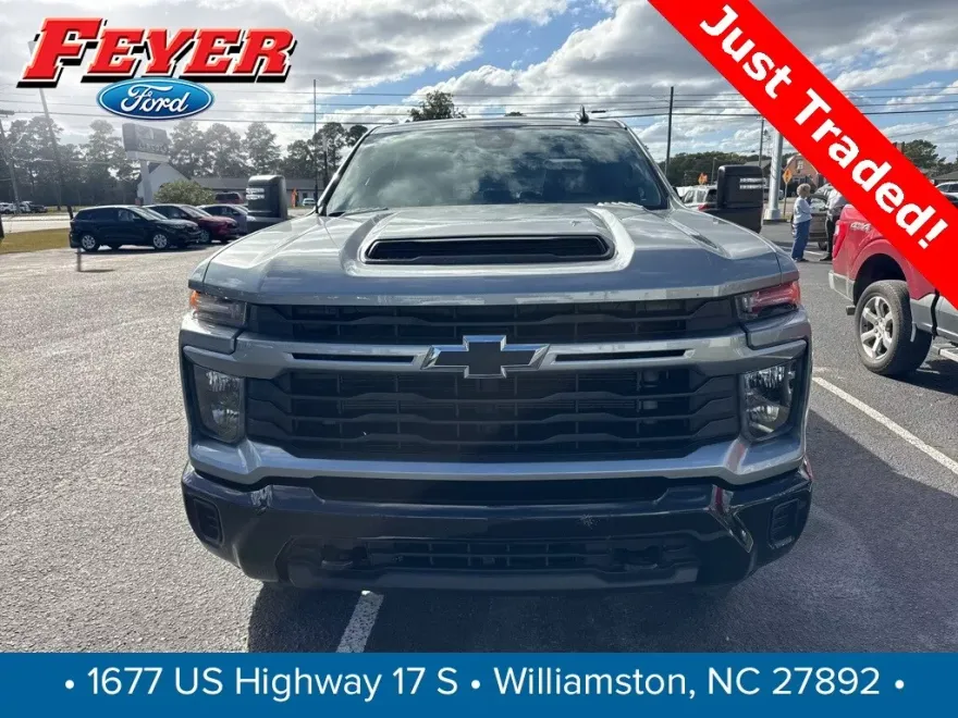 2024 Chevrolet Silverado 2500HD Custom photo 1