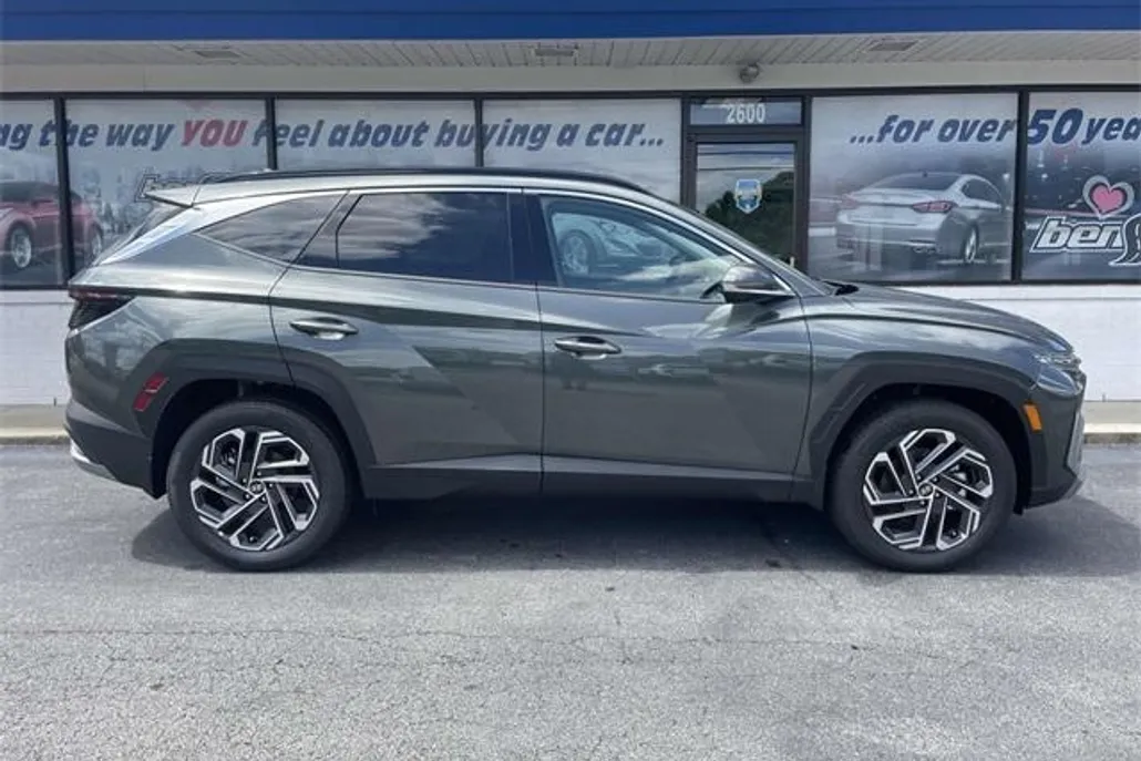 2025 Hyundai Tucson Hybrid Limited photo 1