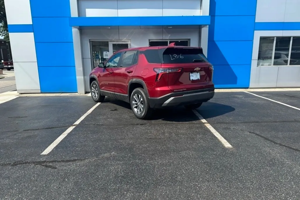 2026 Chevrolet Equinox LT photo 1