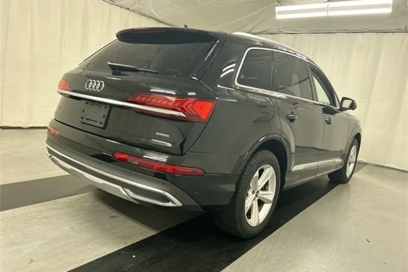2023 Audi Q7 45 Premium photo 1