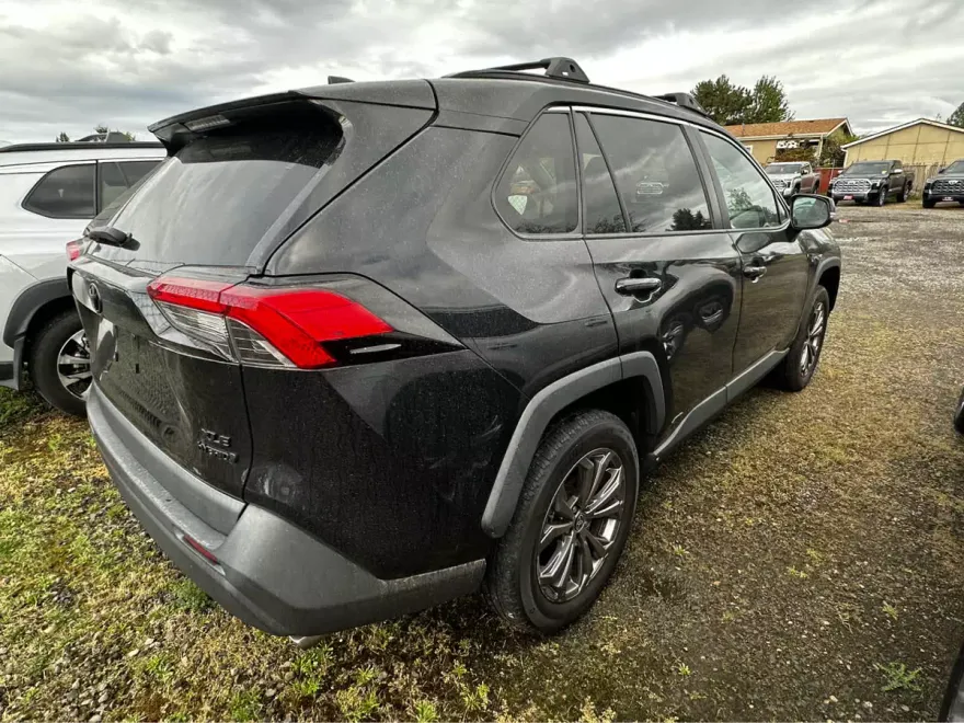 2022 Toyota RAV4 Hybrid XLE Premium photo 1