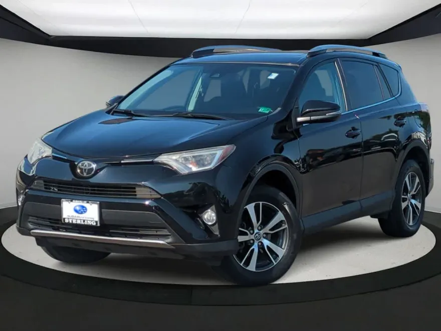 2018 Toyota RAV4 XLE photo 1