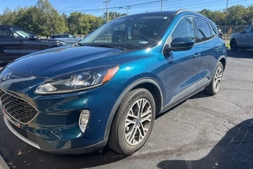 2020 Ford Escape SEL photo 1