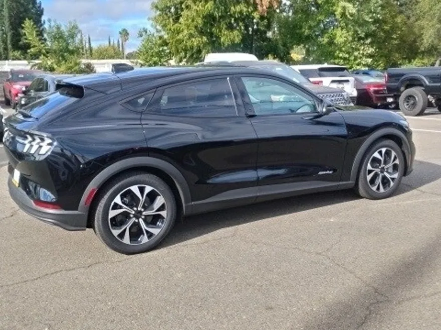 2025 Ford Mustang Mach-E Select photo 1