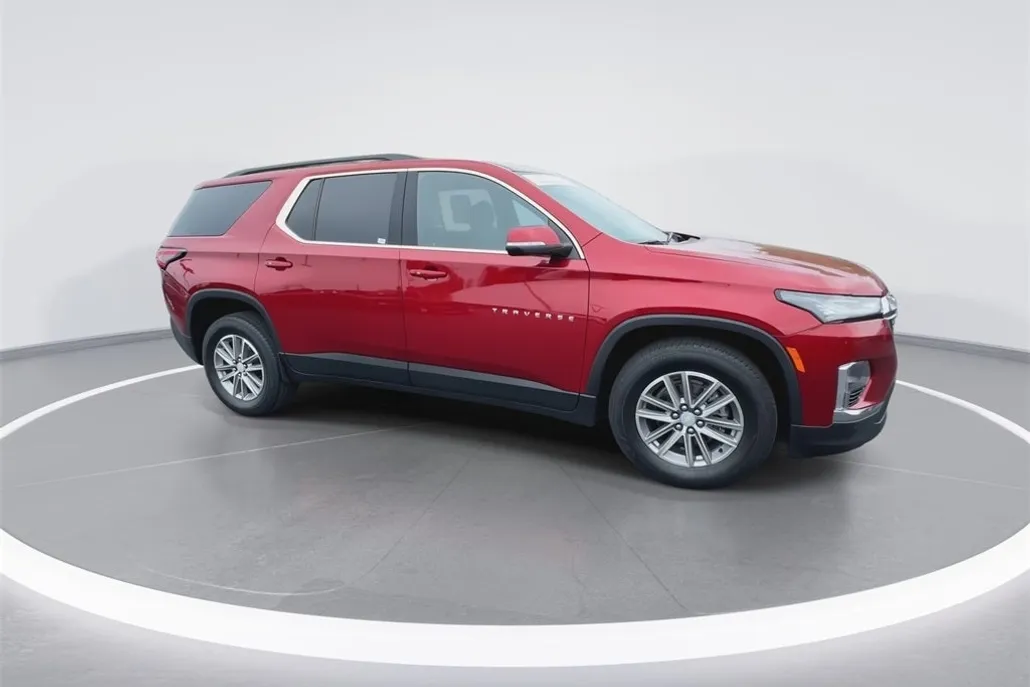 2023 Chevrolet Traverse 1LT photo 1