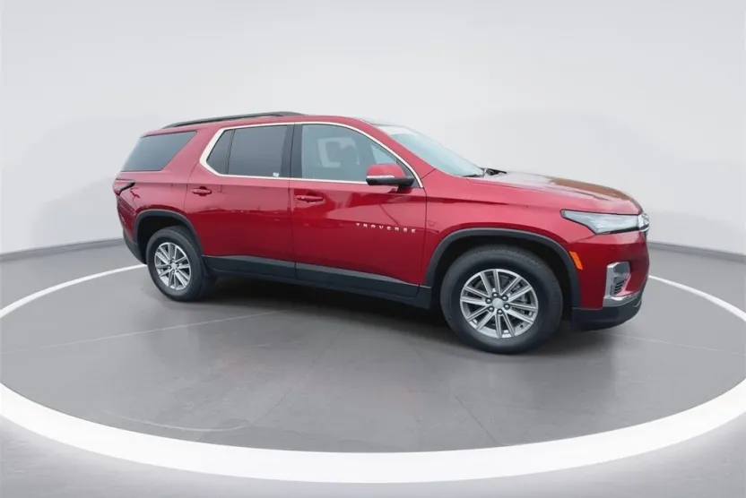 2023 Chevrolet Traverse 1LT photo 1