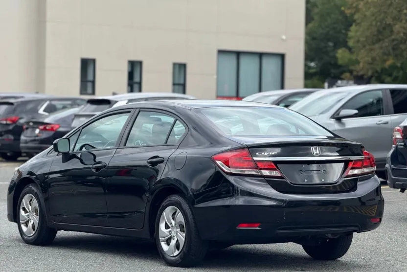 2015 Honda Civic LX photo 1