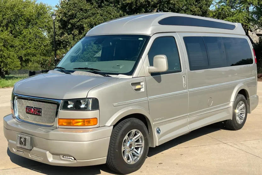 2019 Gmc Savana 2500 Cargo photo 1