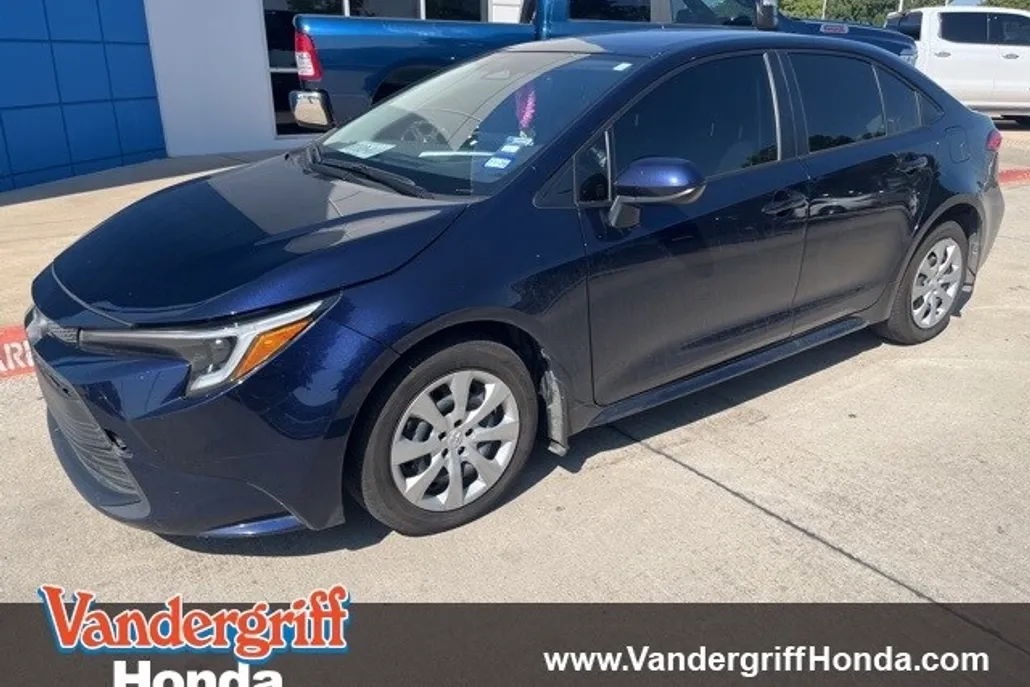 2025 Toyota Corolla Hybrid LE photo 1