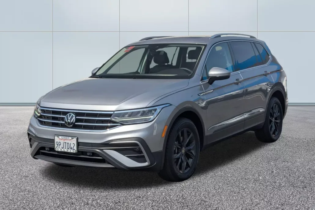 2024 Volkswagen Tiguan SE Wolfsburg Edition photo 1