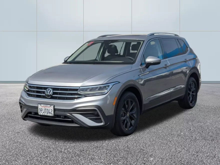 2024 Volkswagen Tiguan SE Wolfsburg Edition photo 1