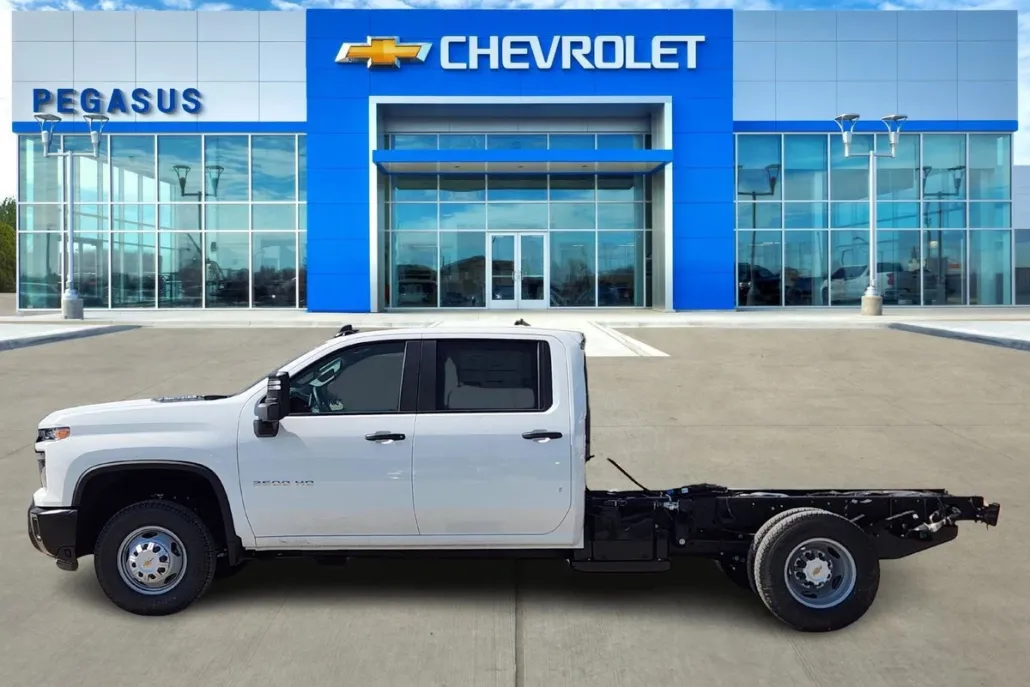 2026 Chevrolet Silverado 3500HD Work Truck photo 1