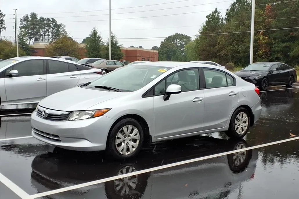 2012 Honda Civic LX photo 1