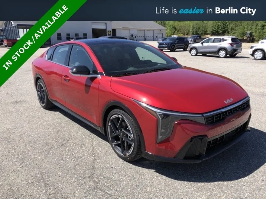 2025 Kia K4 GT-Line photo 1