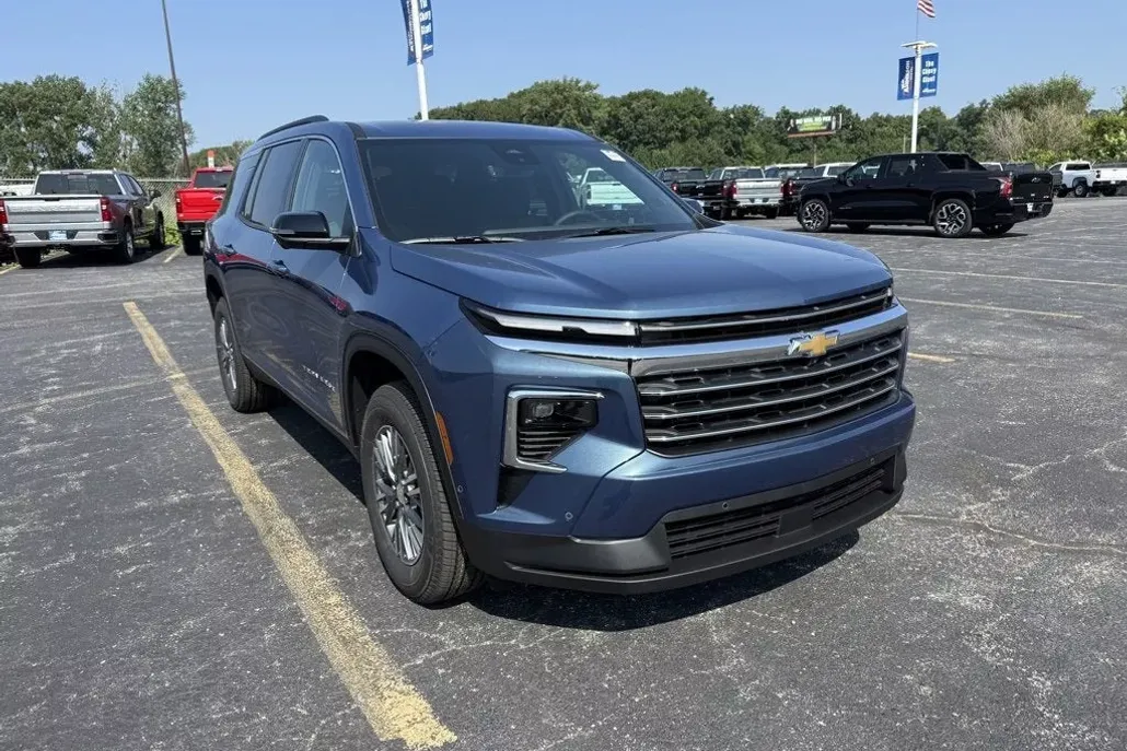 2026 Chevrolet Traverse 1LT photo 1
