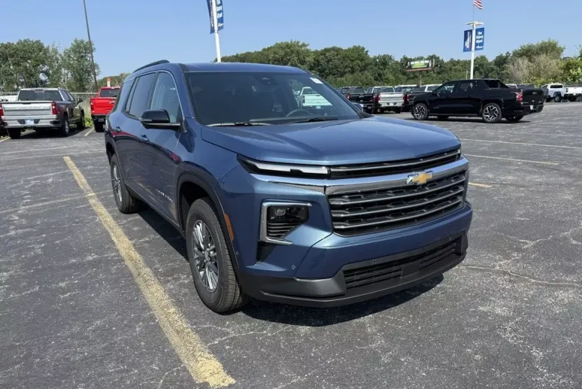 2026 Chevrolet Traverse 1LT photo 1