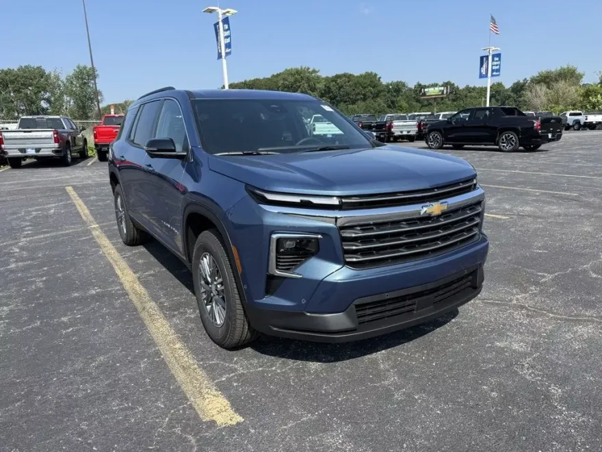 2026 Chevrolet Traverse 1LT photo 1