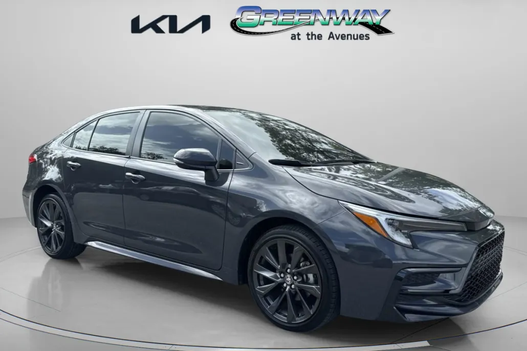 2024 Toyota Corolla SE photo 1