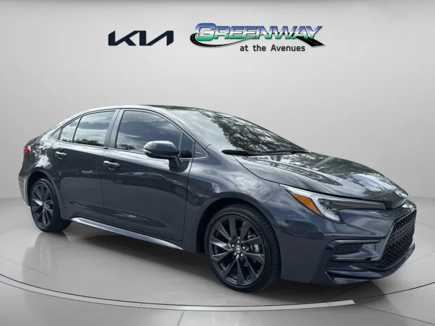 2024 Toyota Corolla SE photo 1