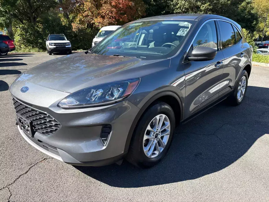 2022 Ford Escape SE photo 1