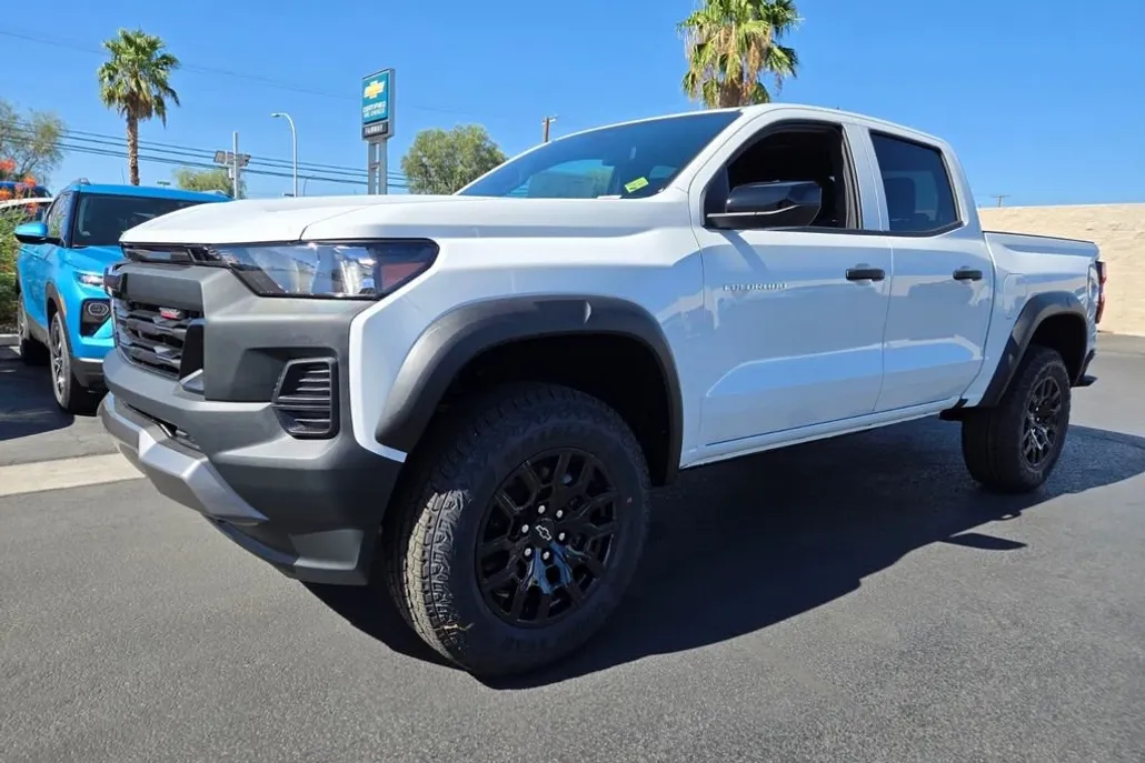 2026 Chevrolet Colorado Trail Boss photo 1