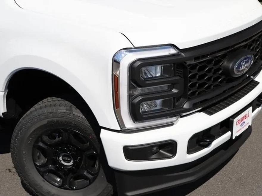 2025 Ford F-350 XL photo 2