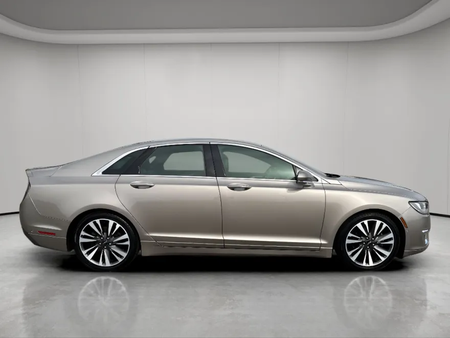 2019 Lincoln MKZ Reserve photo 1