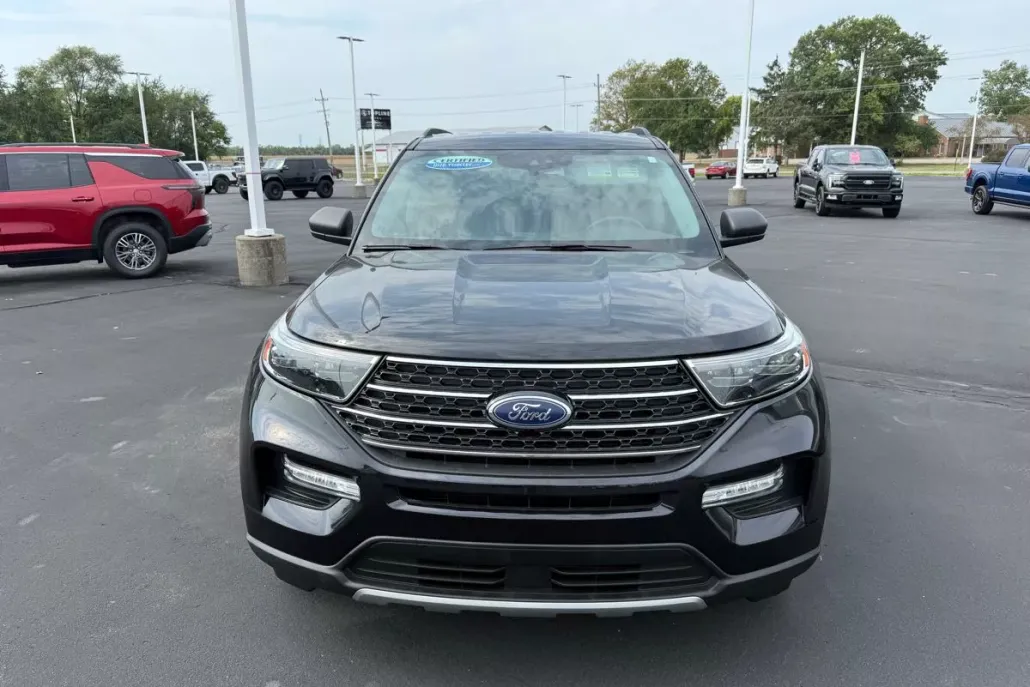 2021 Ford Explorer XLT photo 1