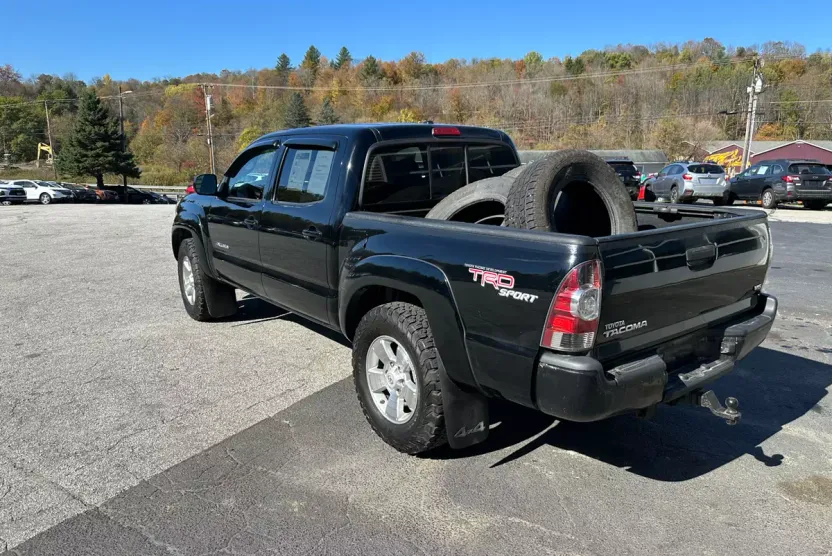 2011 Toyota Tacoma 4x4 V6 photo 1