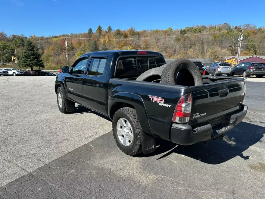 2011 Toyota Tacoma 4x4 V6 photo 1