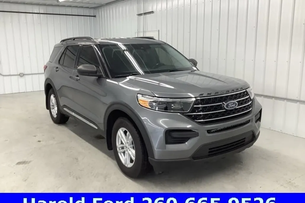 2021 Ford Explorer XLT photo 1