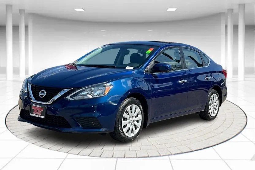 2016 Nissan Sentra S photo 1