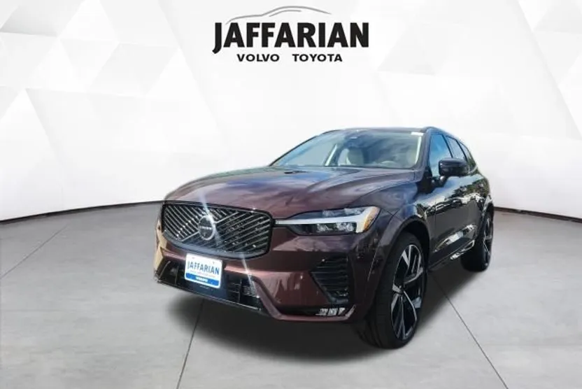 2026 Volvo XC60 B5 photo 1
