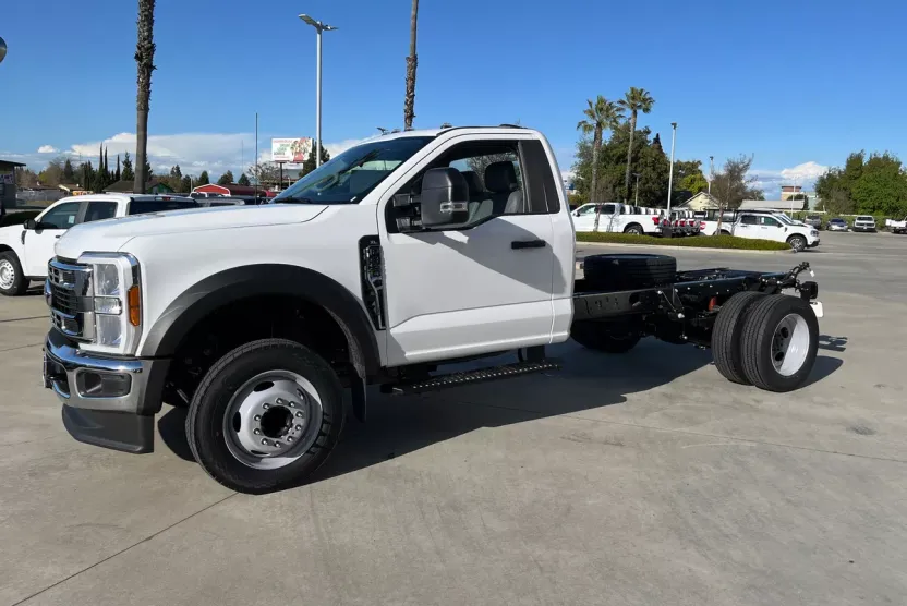 2025 Ford F-450 XL photo 1