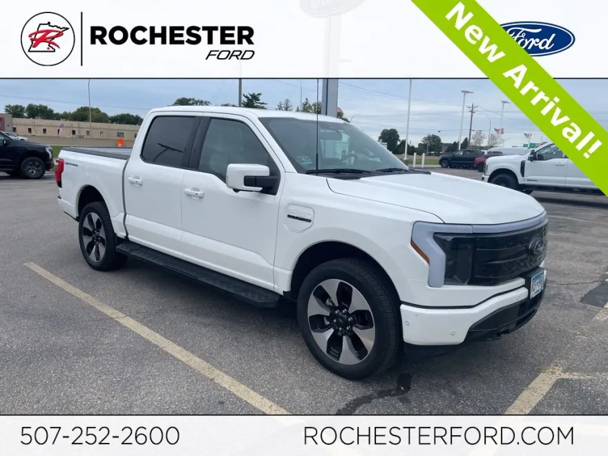 2023 Ford F-150 Lightning Platinum photo 1