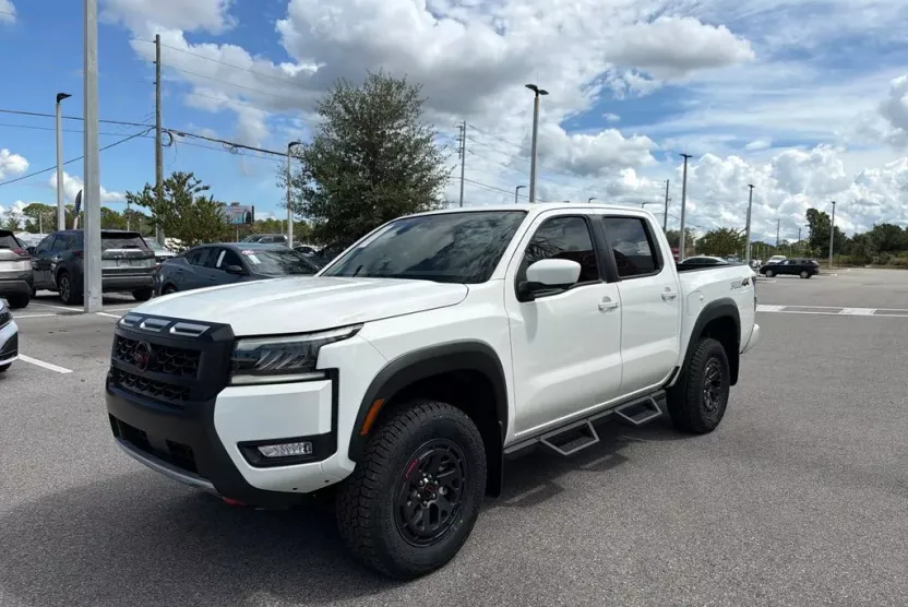 2026 Nissan Frontier PRO-4X photo 1