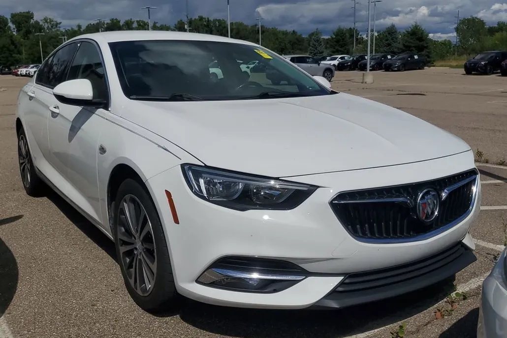 2018 Buick Regal Preferred II photo 1