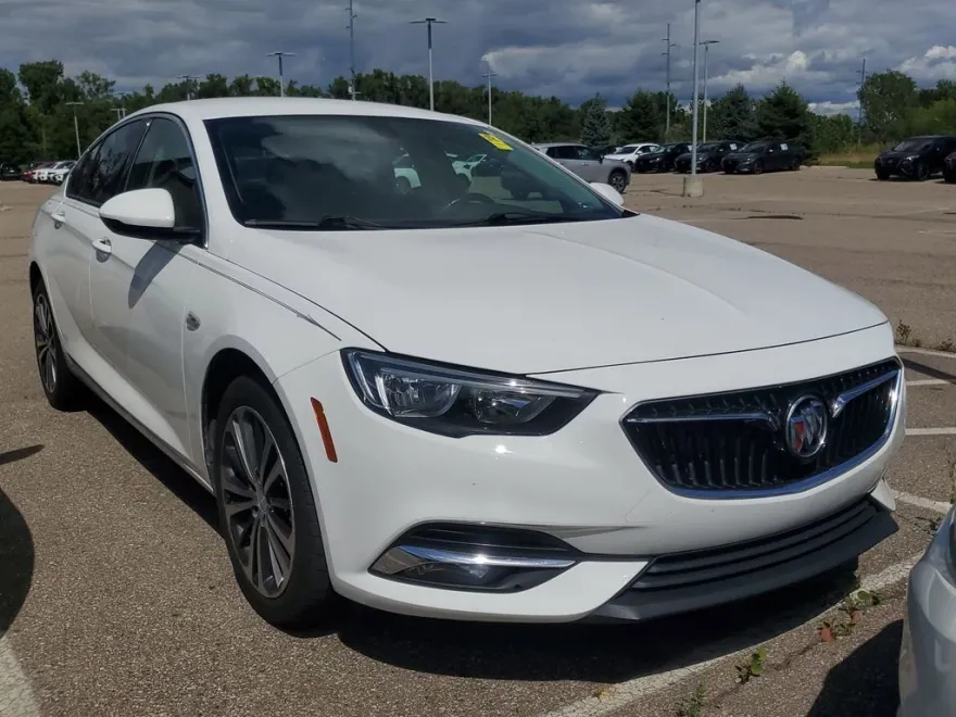 2018 Buick Regal Preferred II photo 1