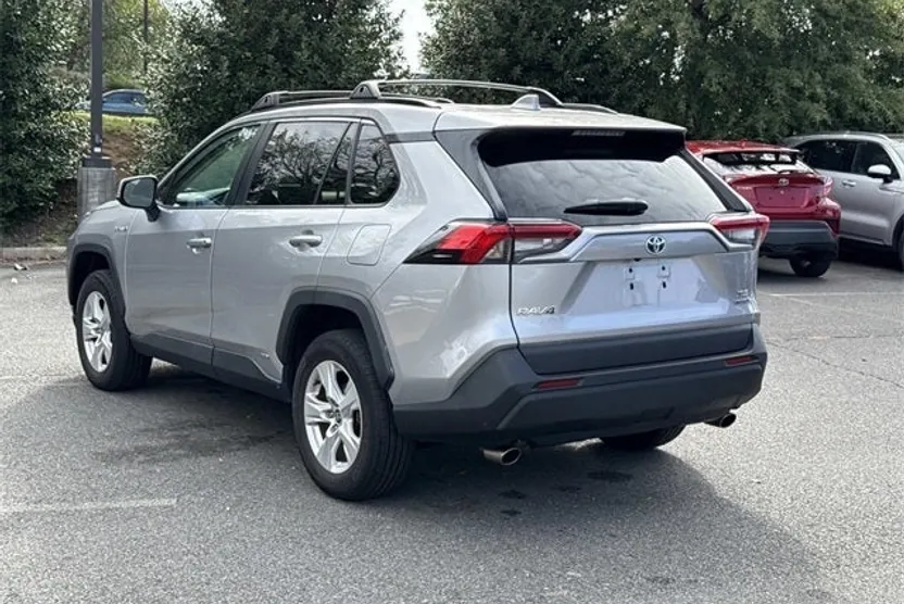 2021 Toyota RAV4 Hybrid XLE photo 1