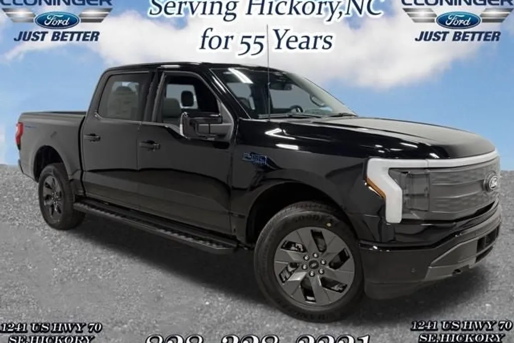 2025 Ford F-150 Lightning Lariat photo 1