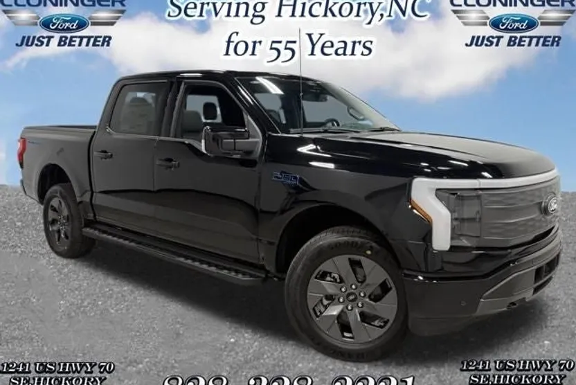 2025 Ford F-150 Lightning Lariat photo 1