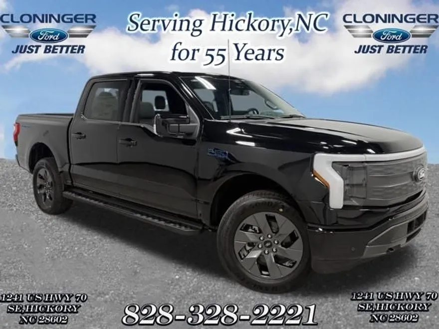 2025 Ford F-150 Lightning Lariat photo 1