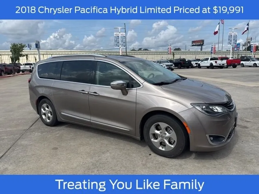 2018 Chrysler Pacifica Hybrid Limited photo 1